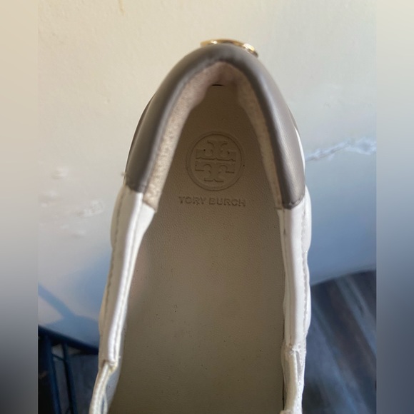TORY BURCH white slip on shoes - Picture 4 of 7